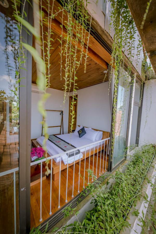 The Purple Hue Homestay المظهر الخارجي الصورة